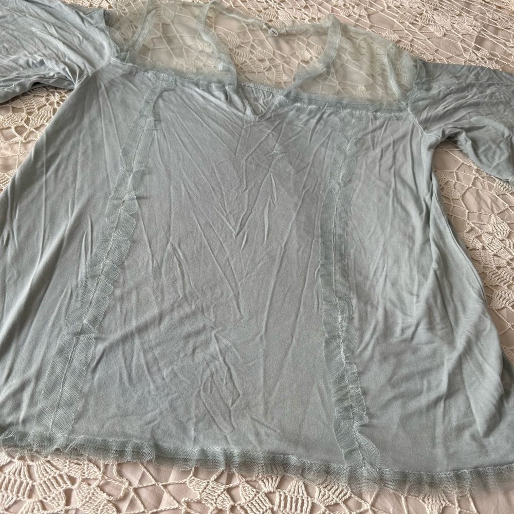 T-shirt with lace